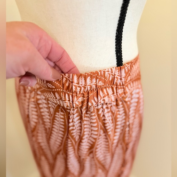 🌾 Hutch Silky Terracotta Patterned Wide Leg Pants - Picture 6 of 8